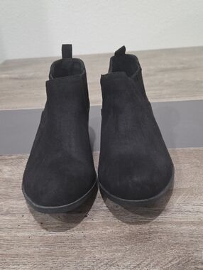 torrid Black Suede Chelsea Ankle Booties 8W